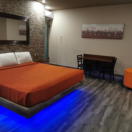 Hotel Plaza Arteaga モンテレー エクステリア 写真