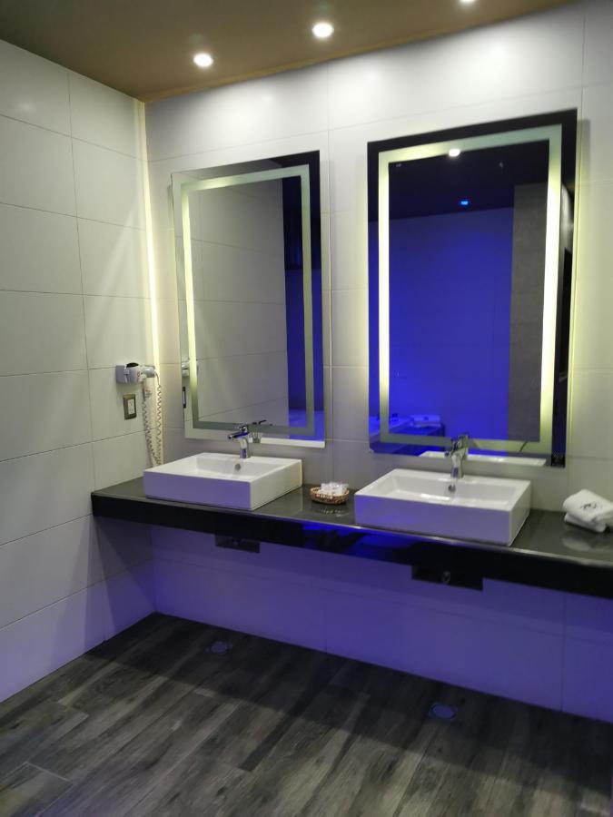 Hotel Plaza Arteaga モンテレー エクステリア 写真