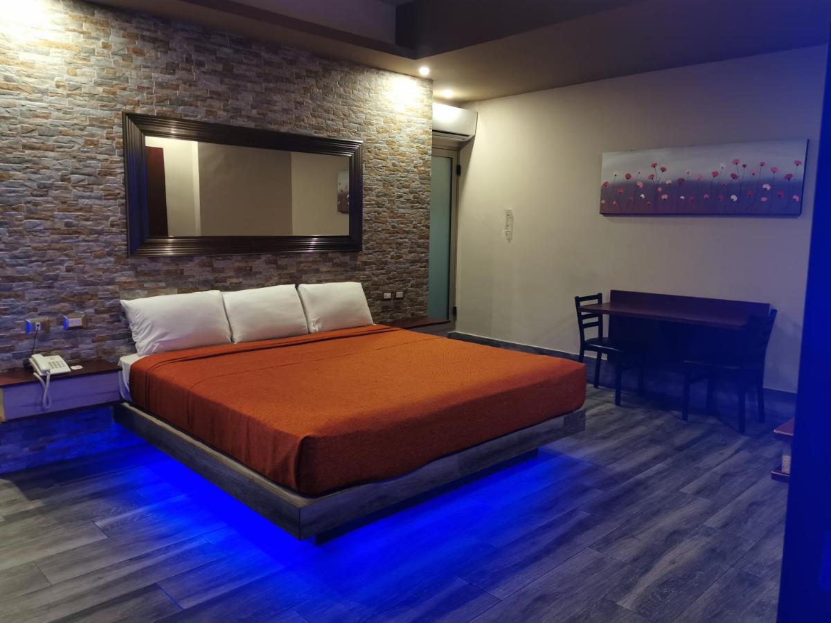 Hotel Plaza Arteaga モンテレー エクステリア 写真